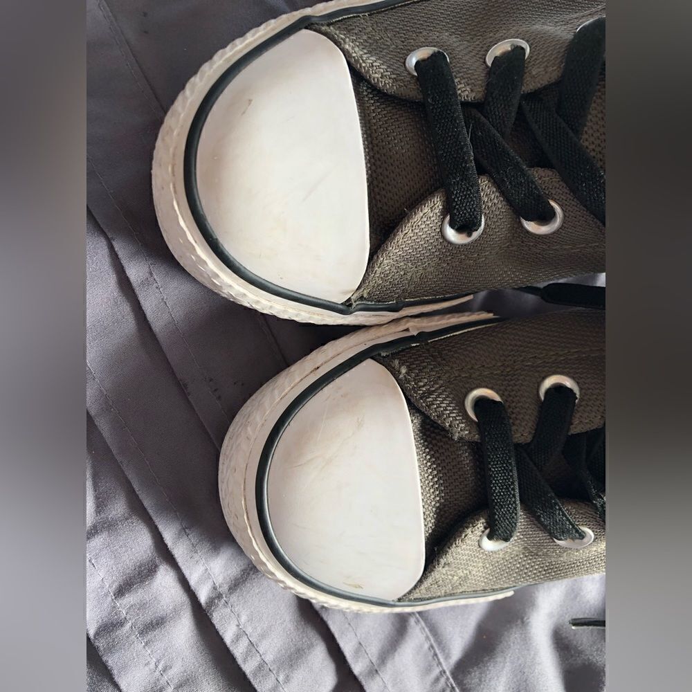 Converse - Picture 3 of 5